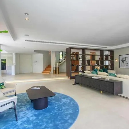 Villa Modern In Prime Location Puerto Banus